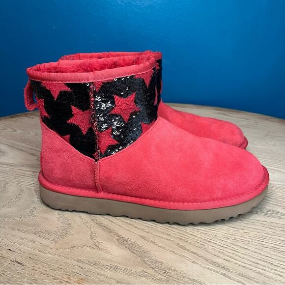 UGG Classic Mini Boot Sequin Stars Sparkle Red Patriotic USA Women’s Size 9 - Picture 2 of 11